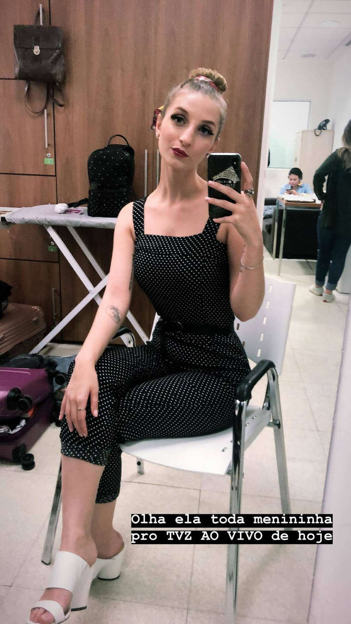 Gabriela Fernandes Feet