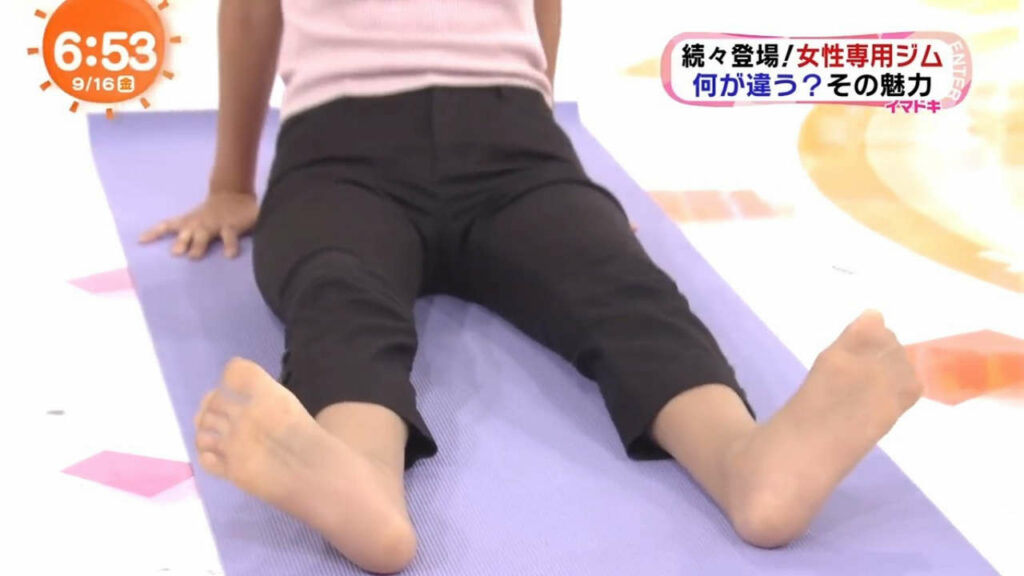 Maki Okazoe Feet (140 photos)