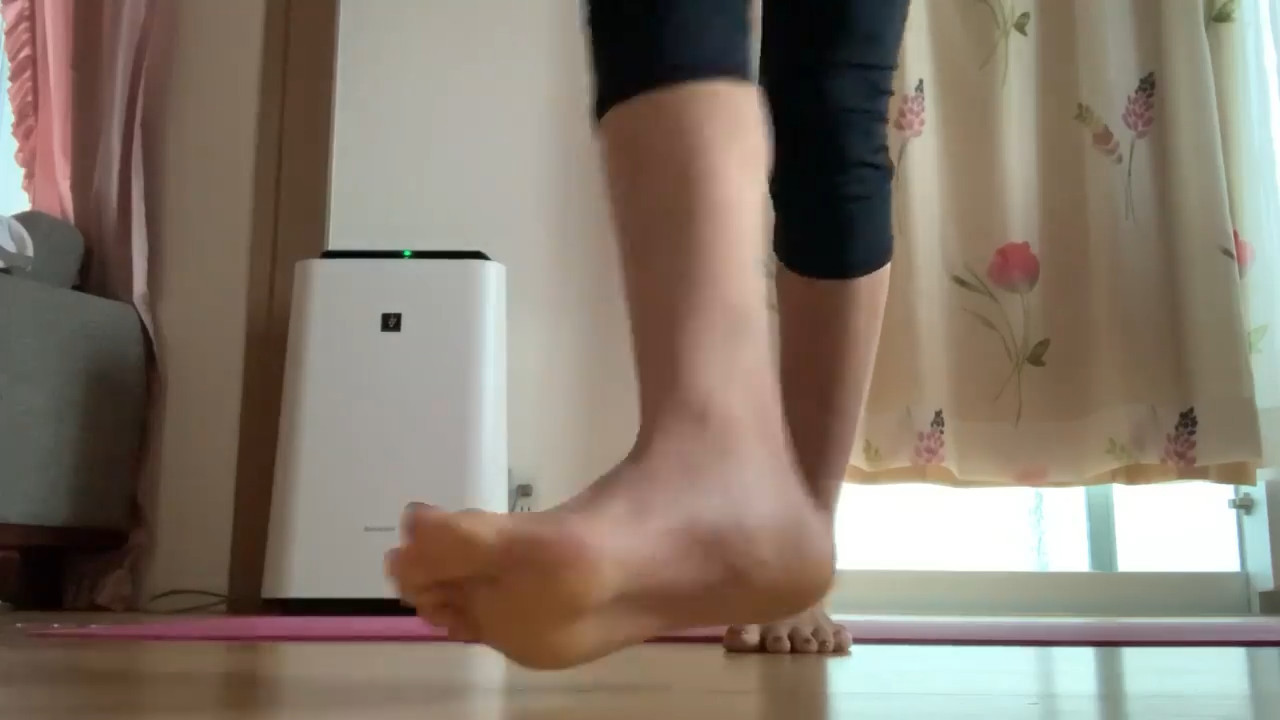 Maki Okazoe Feet