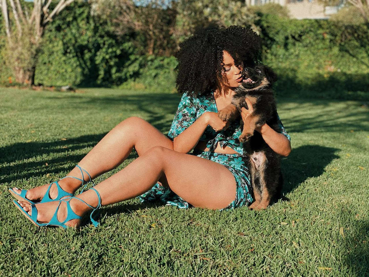 Pearl Thusi Feet