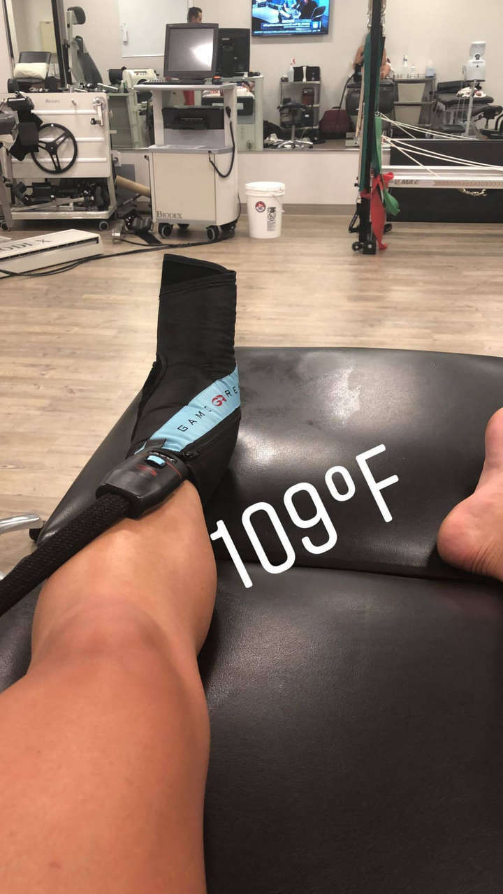 Jessica Eye Feet