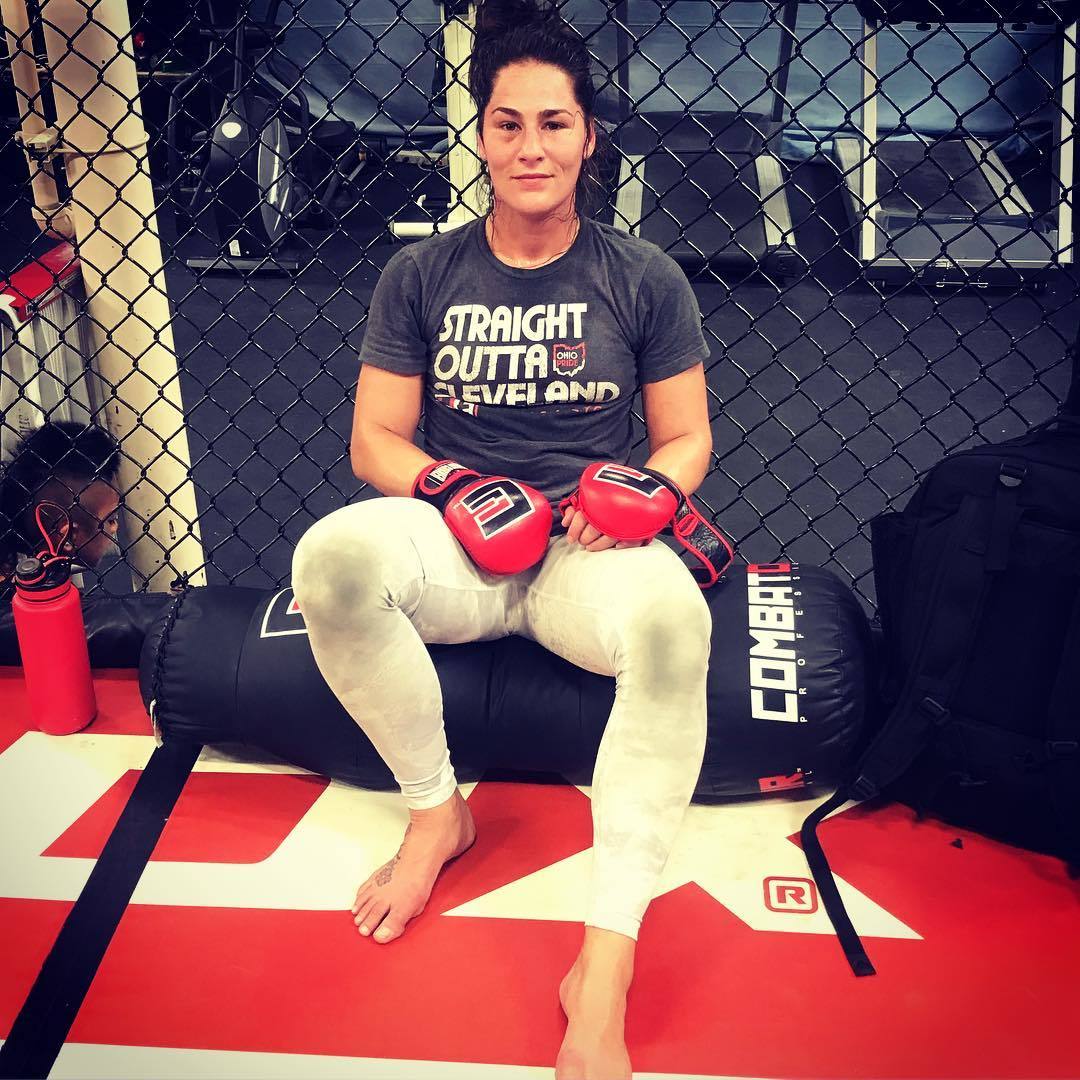 Jessica Eye Feet