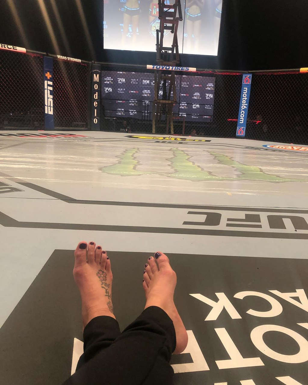 Jessica Eye Feet