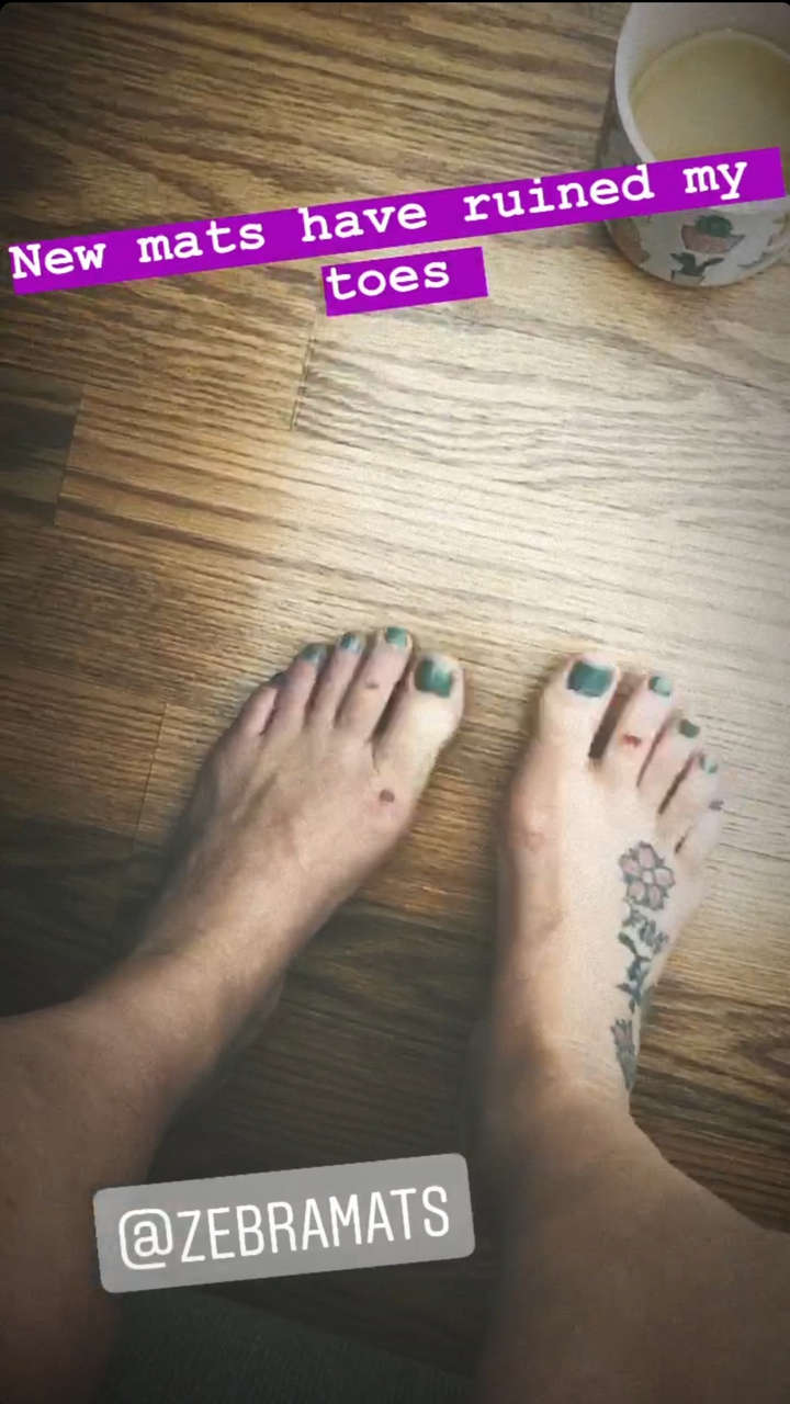 Jessica Eye Feet
