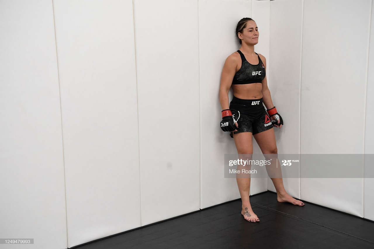 Jessica Eye Feet