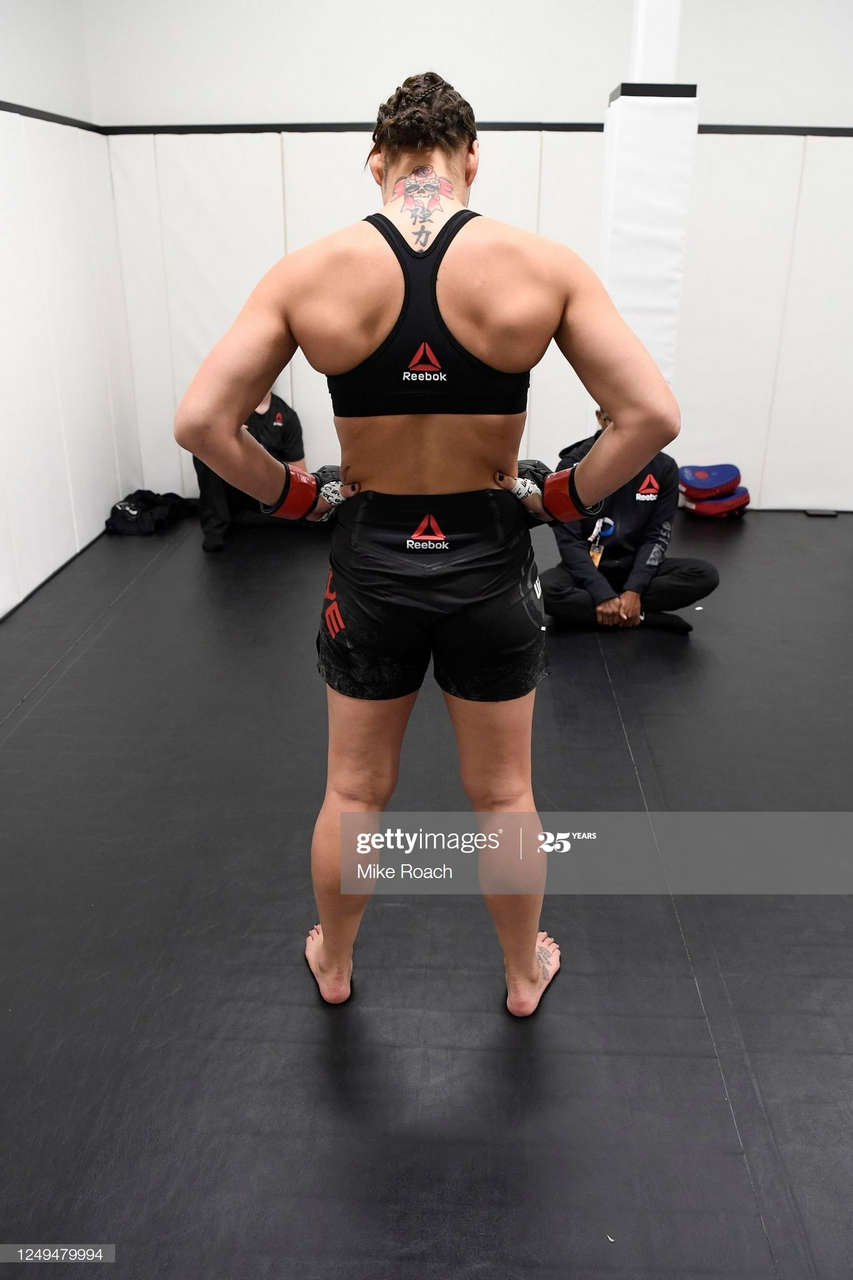 Jessica Eye Feet