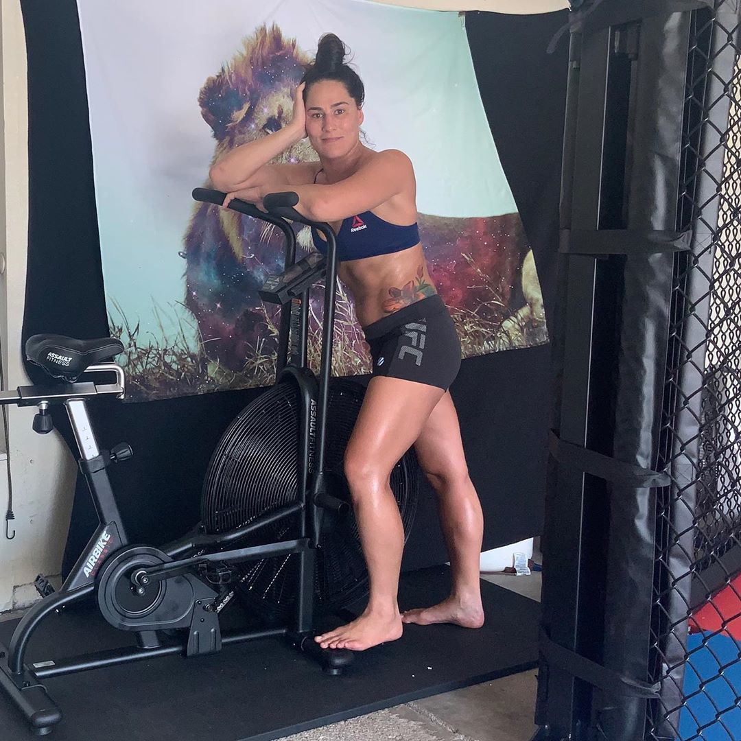 Jessica Eye Feet