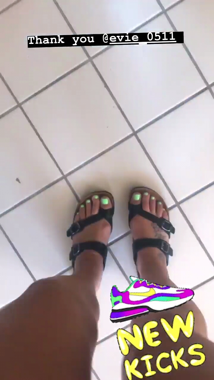 Jessica Eye Feet