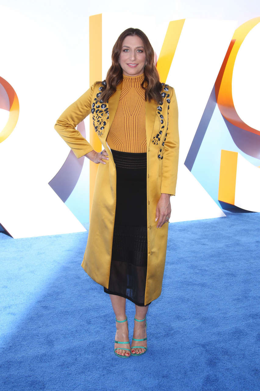 Chelsea Peretti Feet