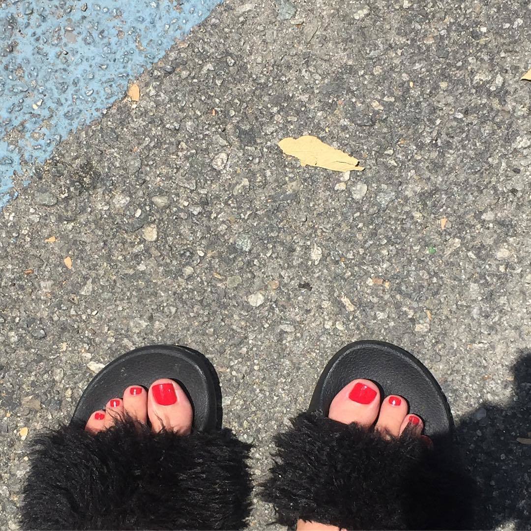 Chelsea Peretti Feet