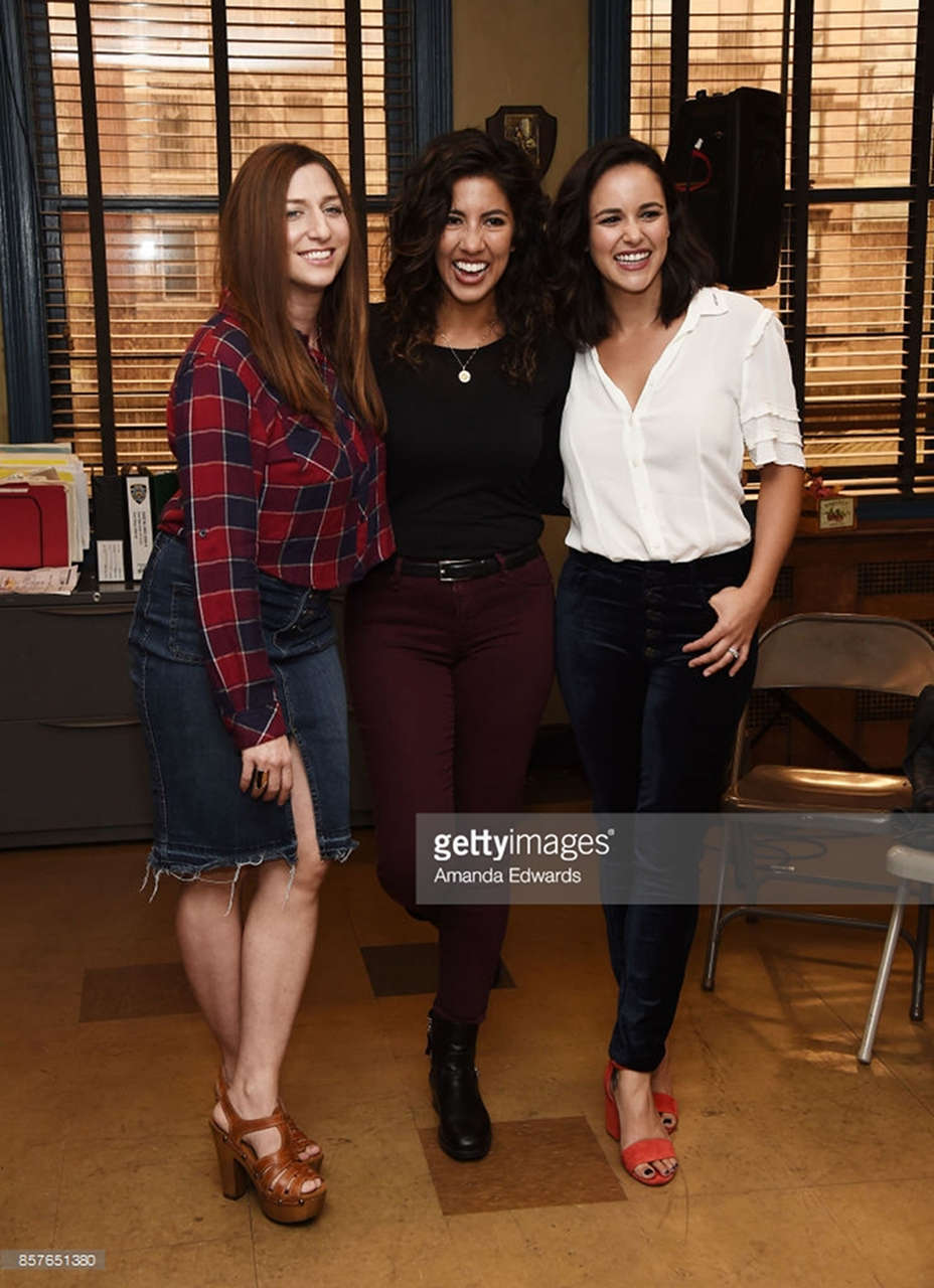 Chelsea Peretti Feet