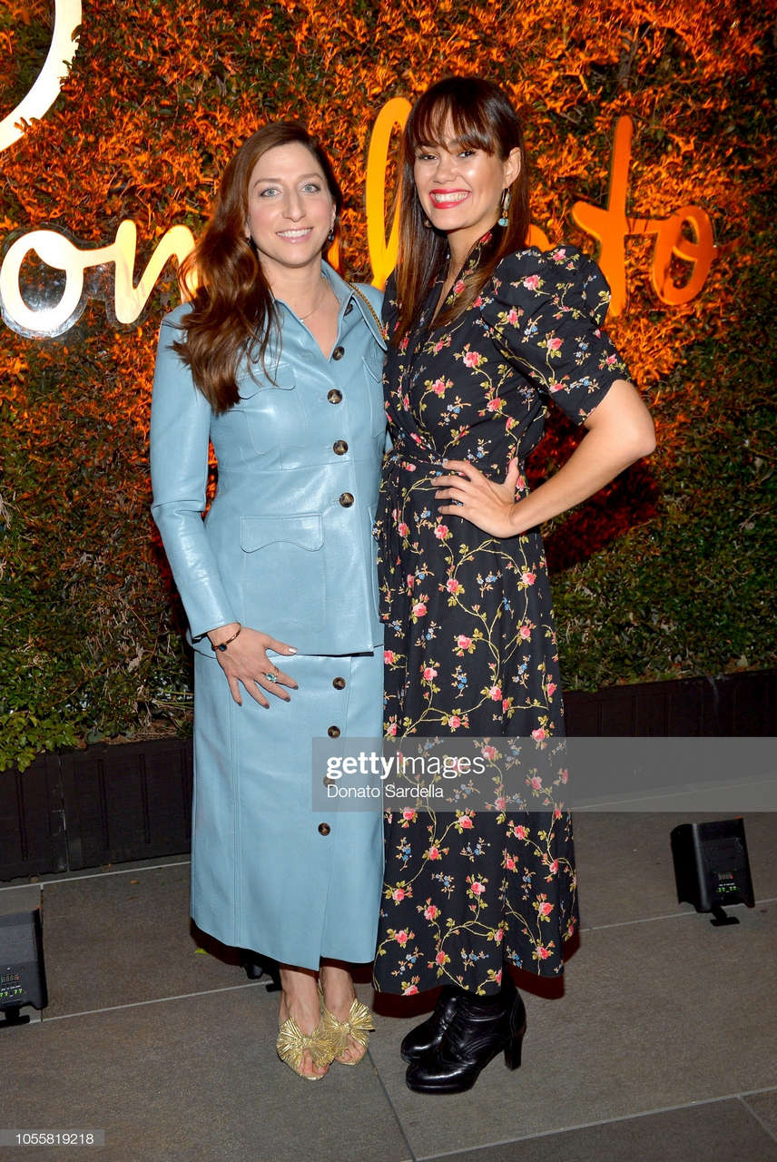 Chelsea Peretti Feet