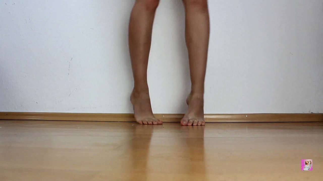 Julia Fljat Feet