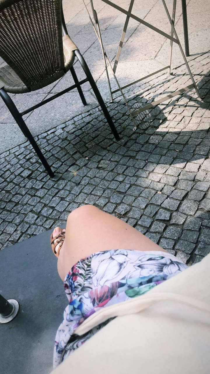 Julia Fljat Feet