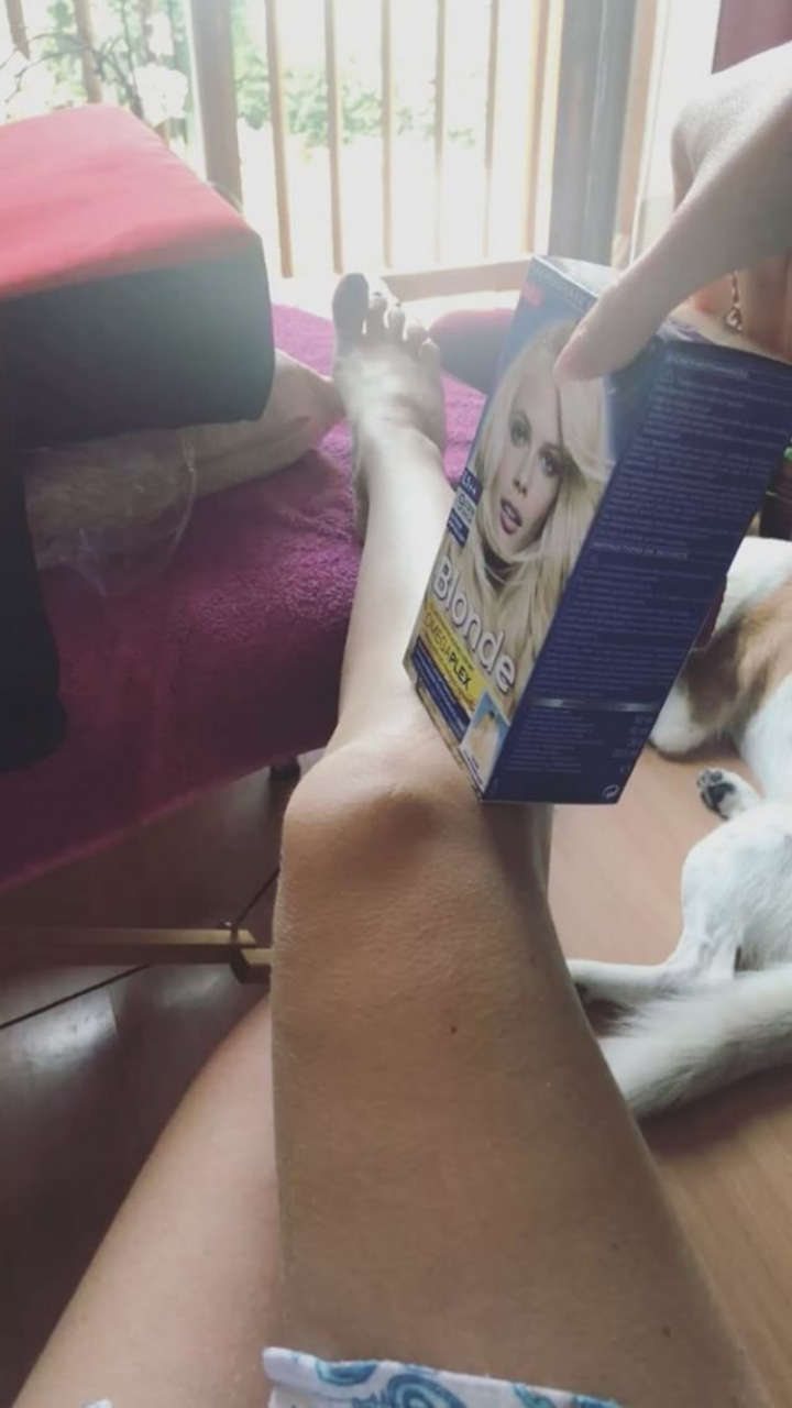 Julia Fljat Feet