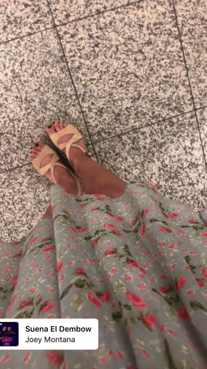 Julia Fljat Feet