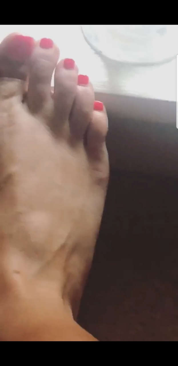 Julia Fljat Feet