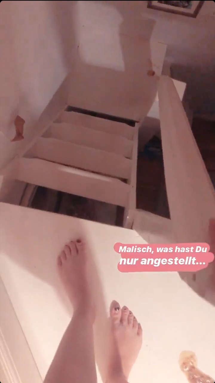 Julia Fljat Feet