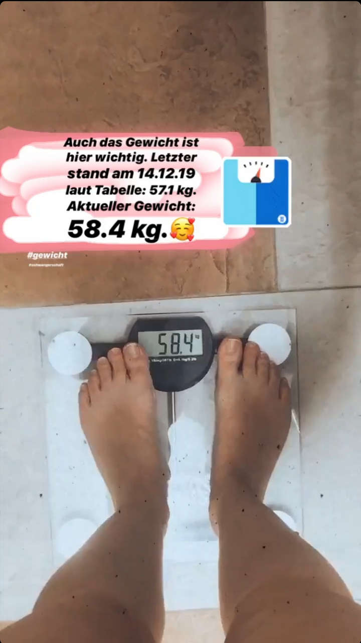 Julia Fljat Feet