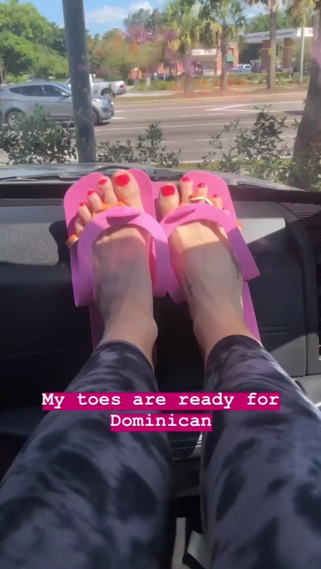 Chelsea Green Feet