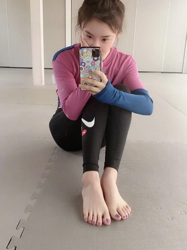 Shanshan Yuan Feet