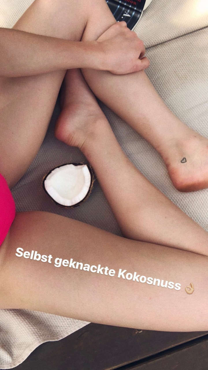 Lisa Marie Koroll Feet