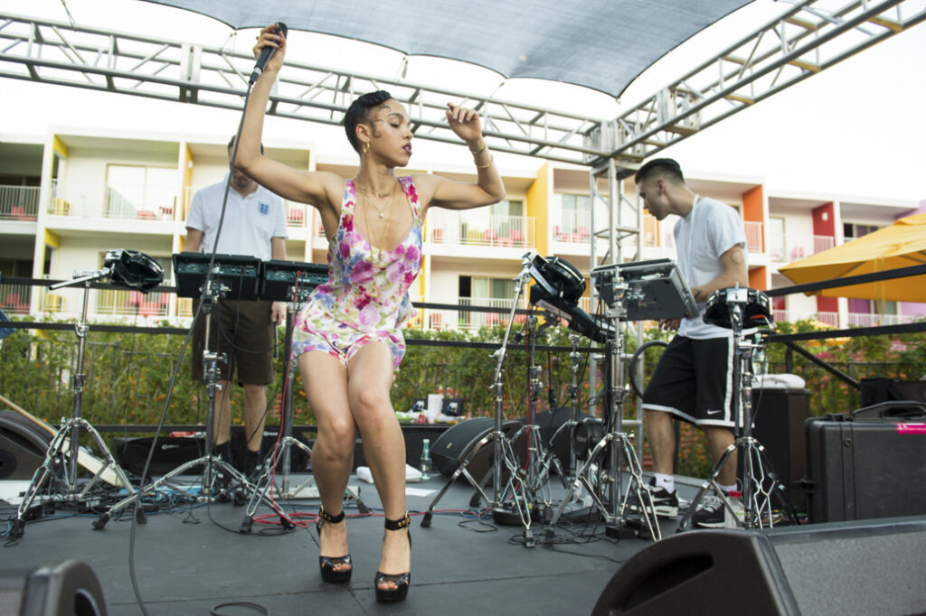 Fka Twigs Feet (191 photos)