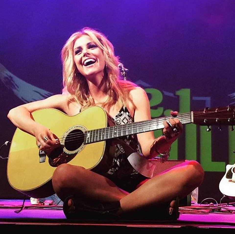 Lindsay Ell Feet