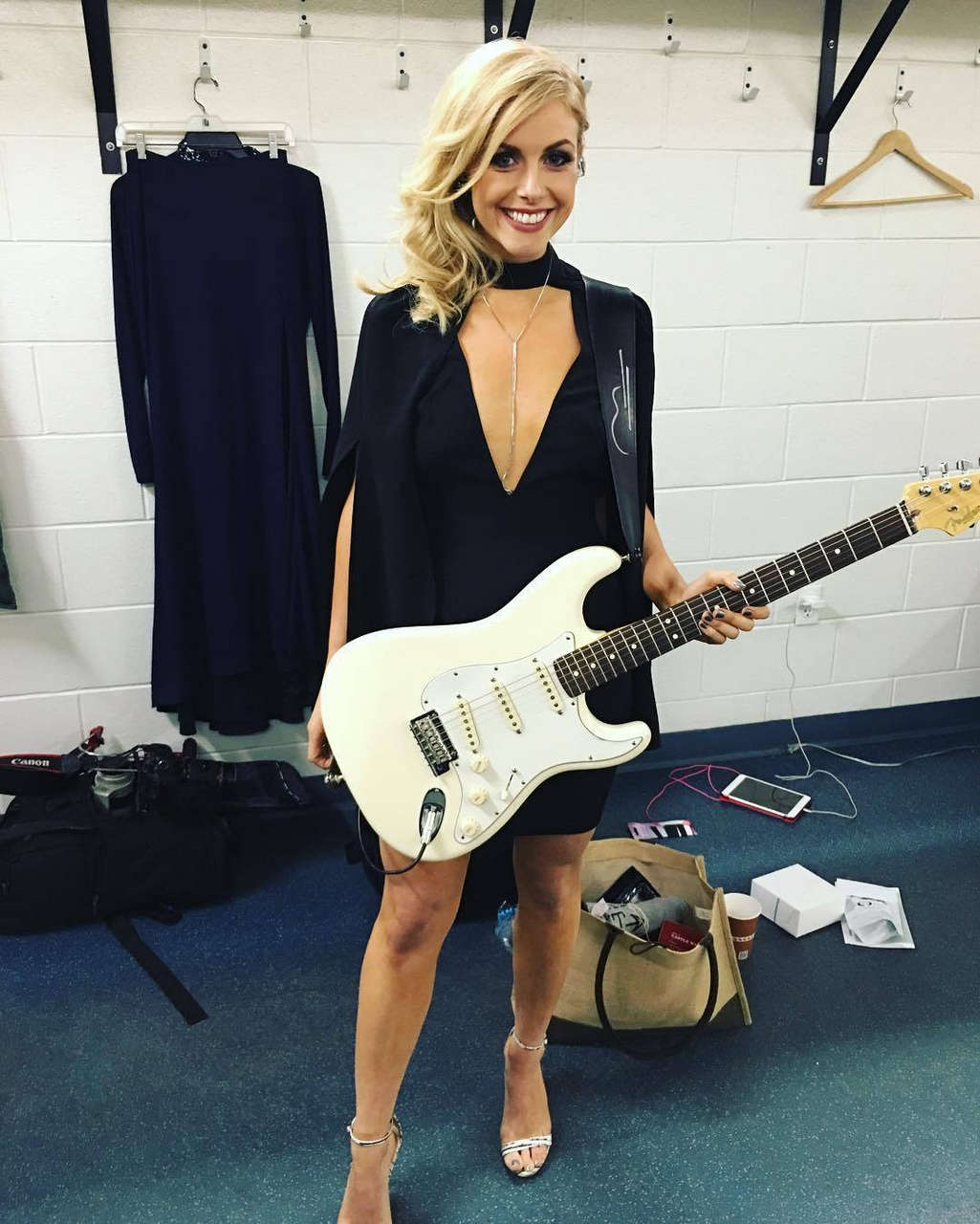 Lindsay Ell Feet