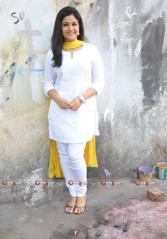 Poonam Bajwa Feet