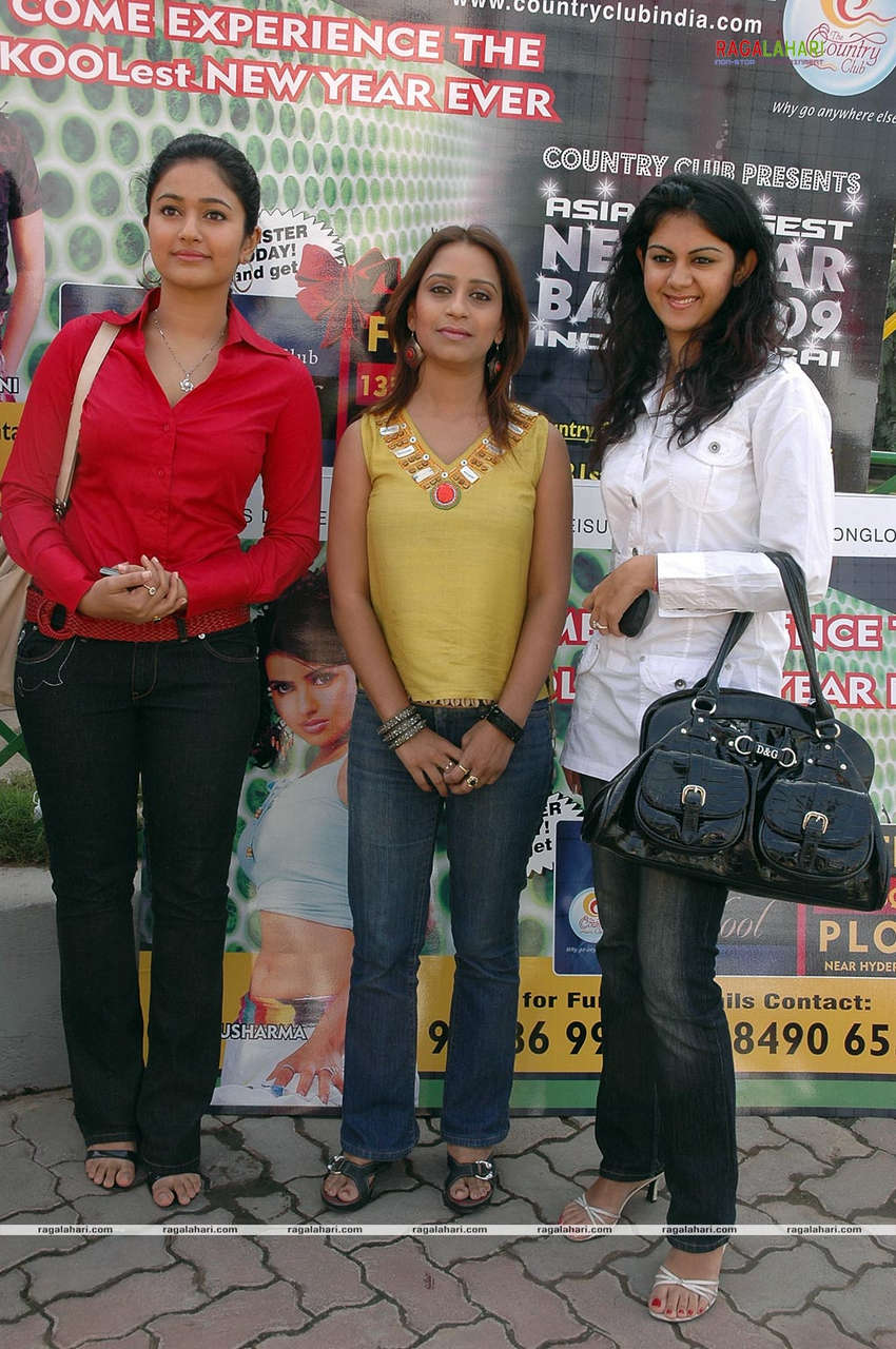 Poonam Bajwa Feet