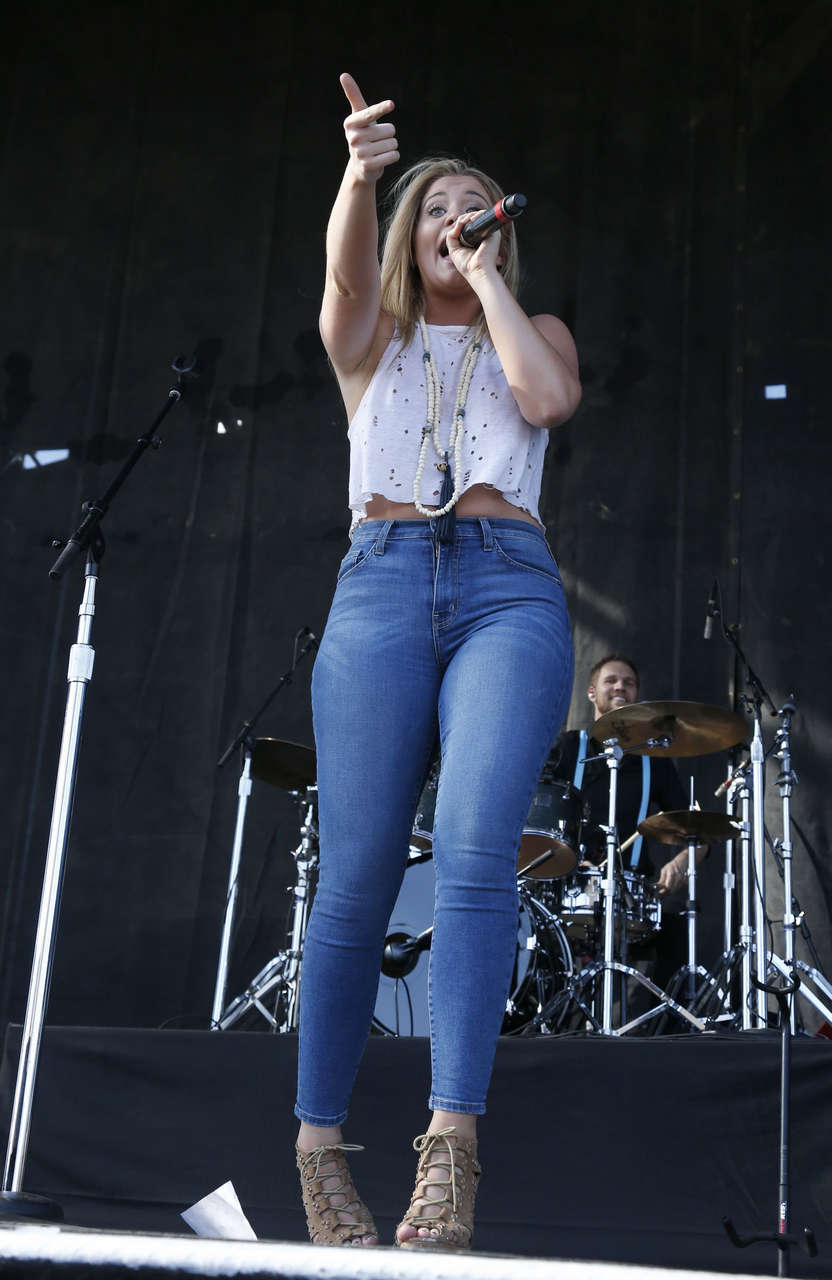 Lauren Alaina Feet