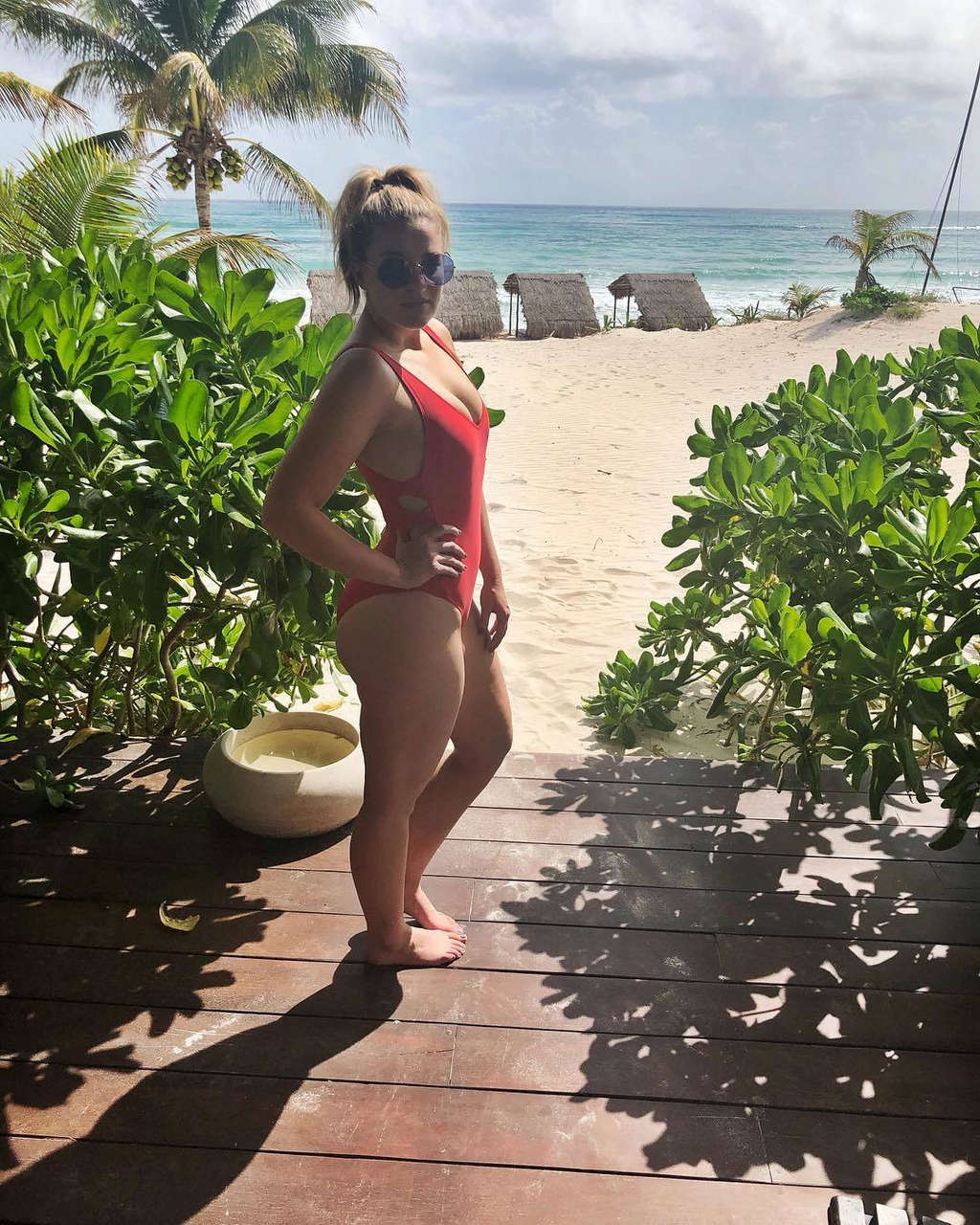 Lauren Alaina Feet