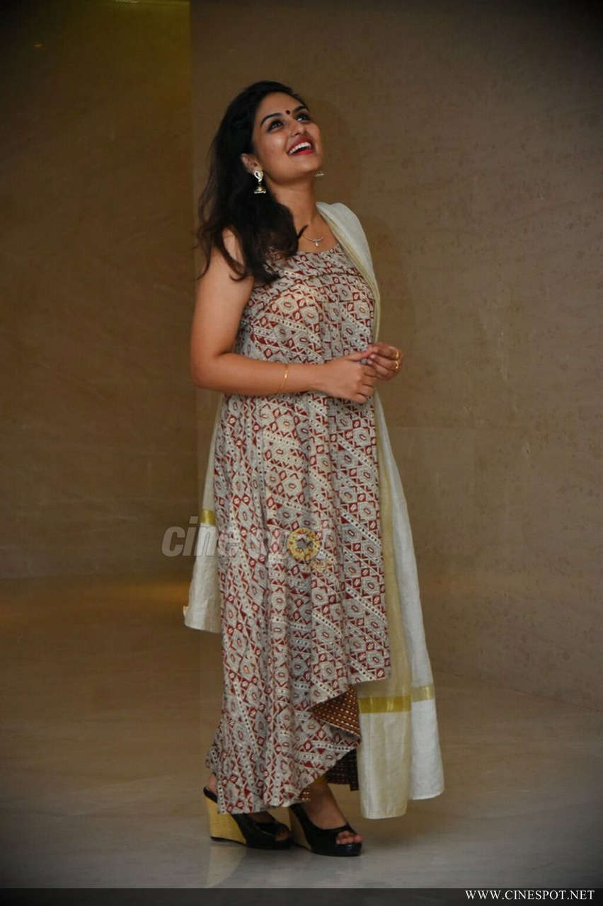 Prayaga Martin Feet