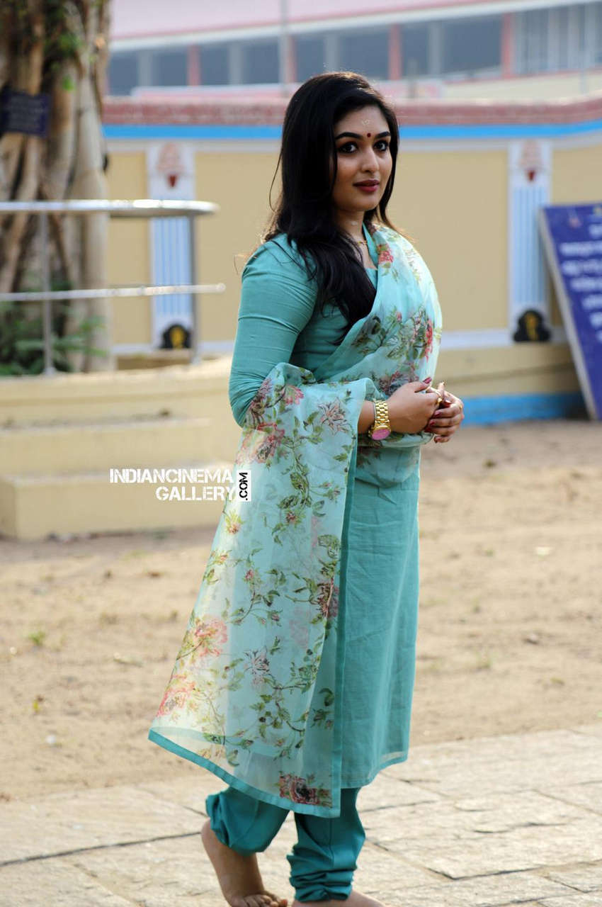 Prayaga Martin Feet