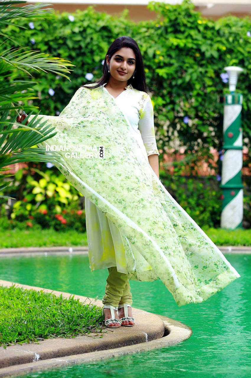 Prayaga Martin Feet