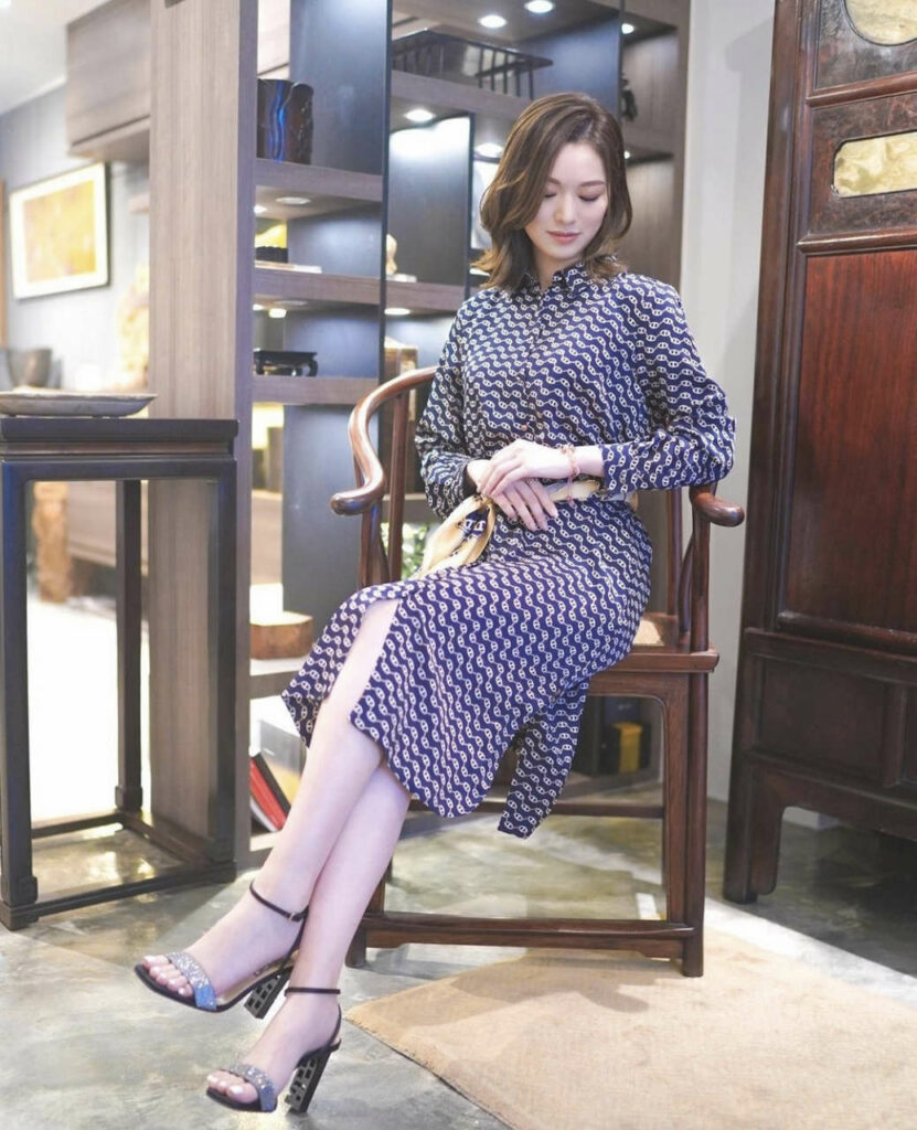 Ying Ying Fung Feet (130 photos)