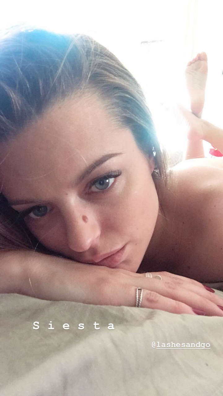 Adriana Torrebejano Feet