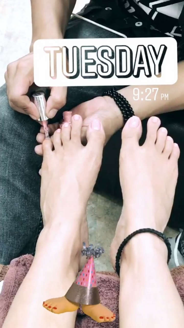 Krystel Dsouza Feet