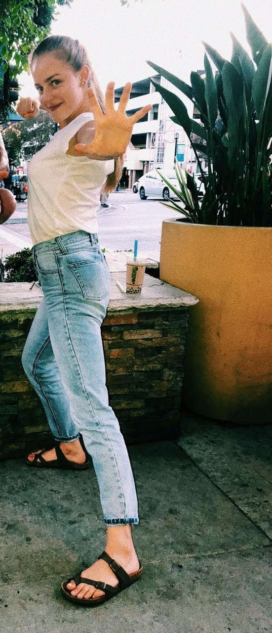 Jacqueline Scislowski Feet