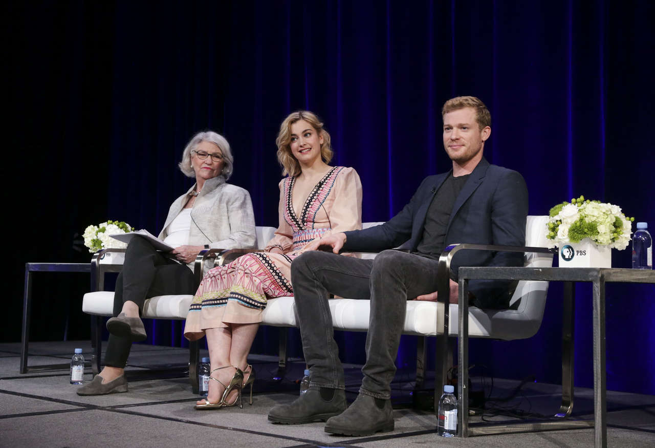 Stefanie Martini Feet