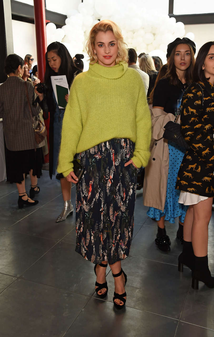 Stefanie Martini Feet