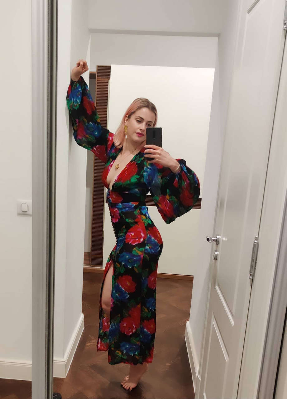 Stefanie Martini Feet