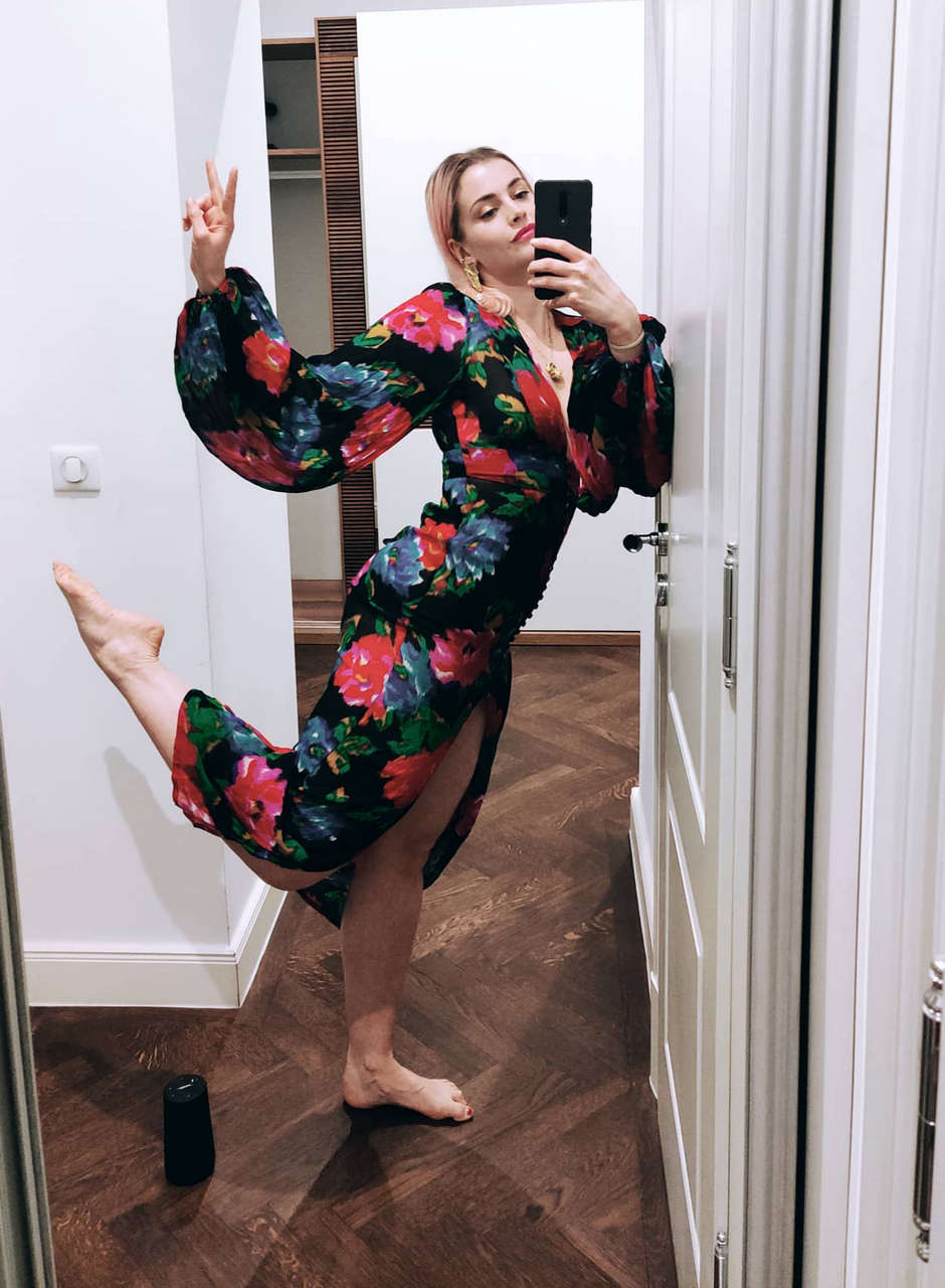 Stefanie Martini Feet