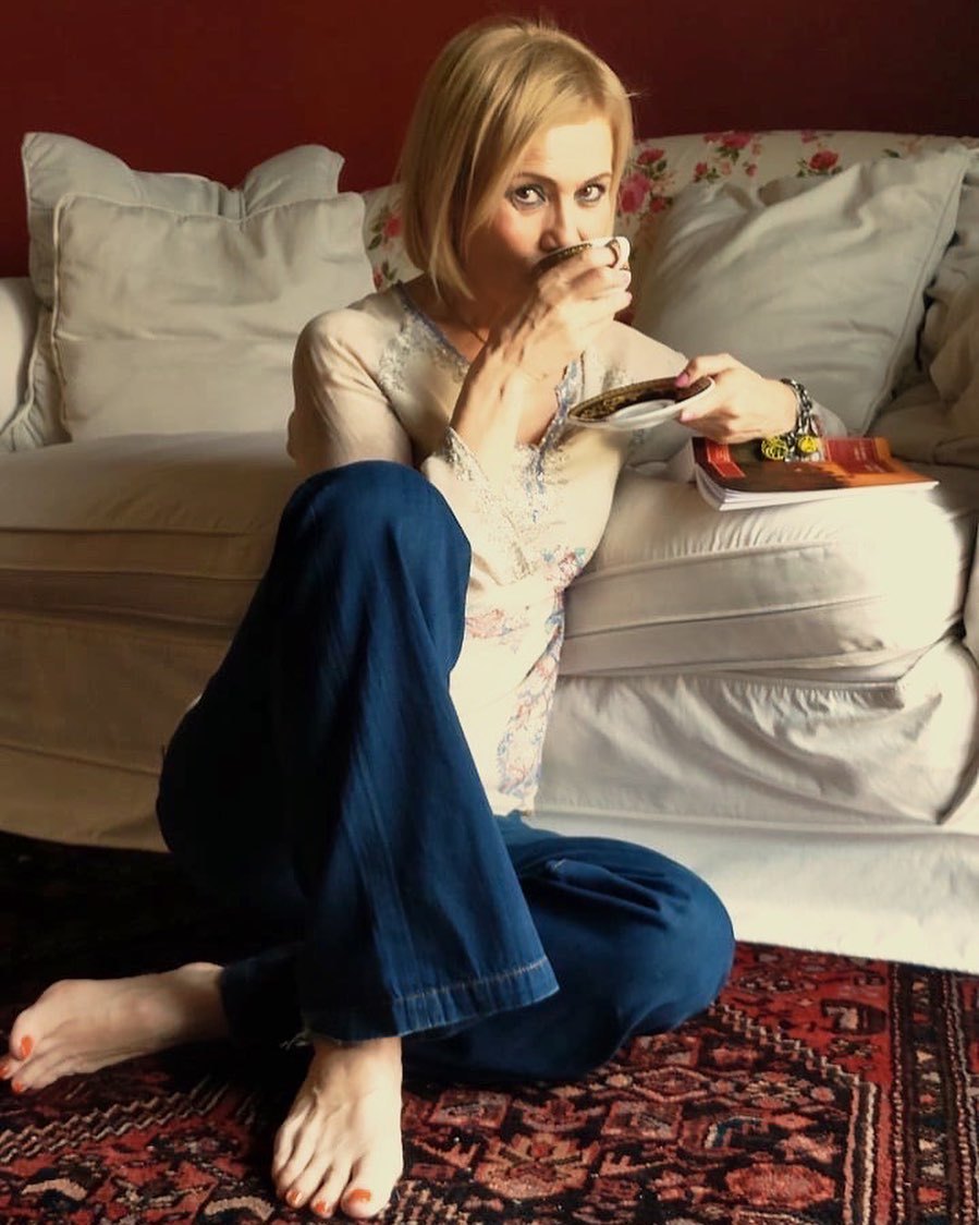 Konstadina Mihael Feet