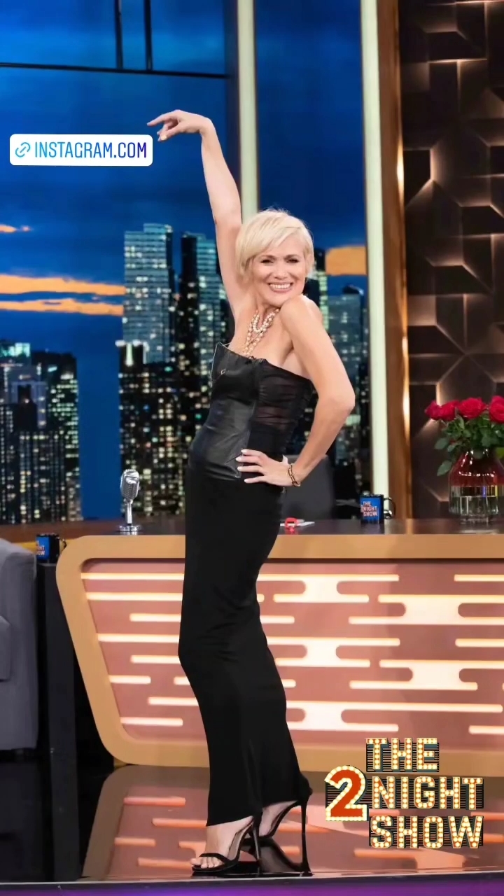 Konstadina Mihael Feet