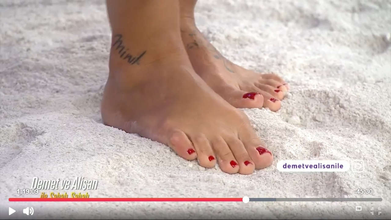 Demet Akalin Feet