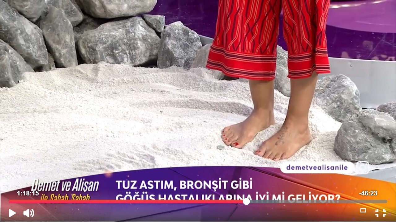 Demet Akalin Feet