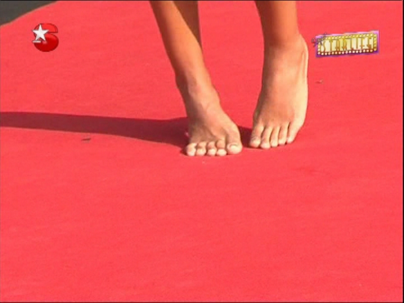 Demet Akalin Feet