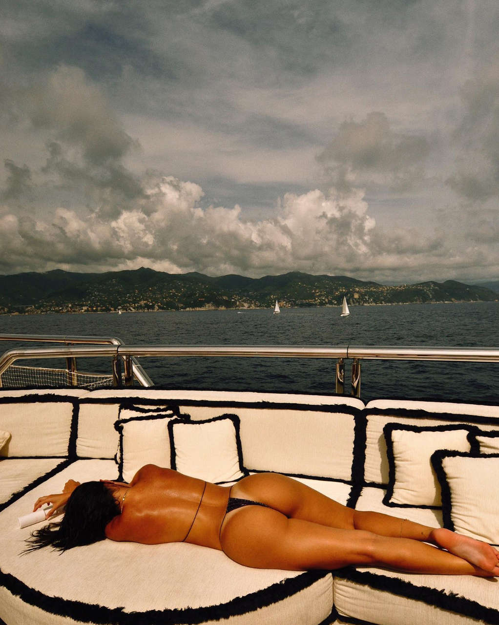 Victoria Villarroel Feet